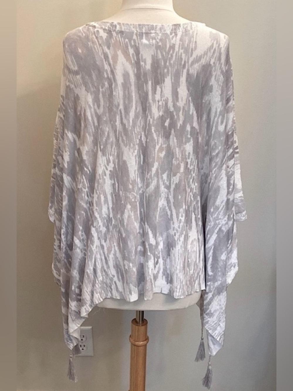 J. Jill Watercolor Ikat Gray One Size Coastal Grandma Boho Artisan Poncho - Picture 7 of 11